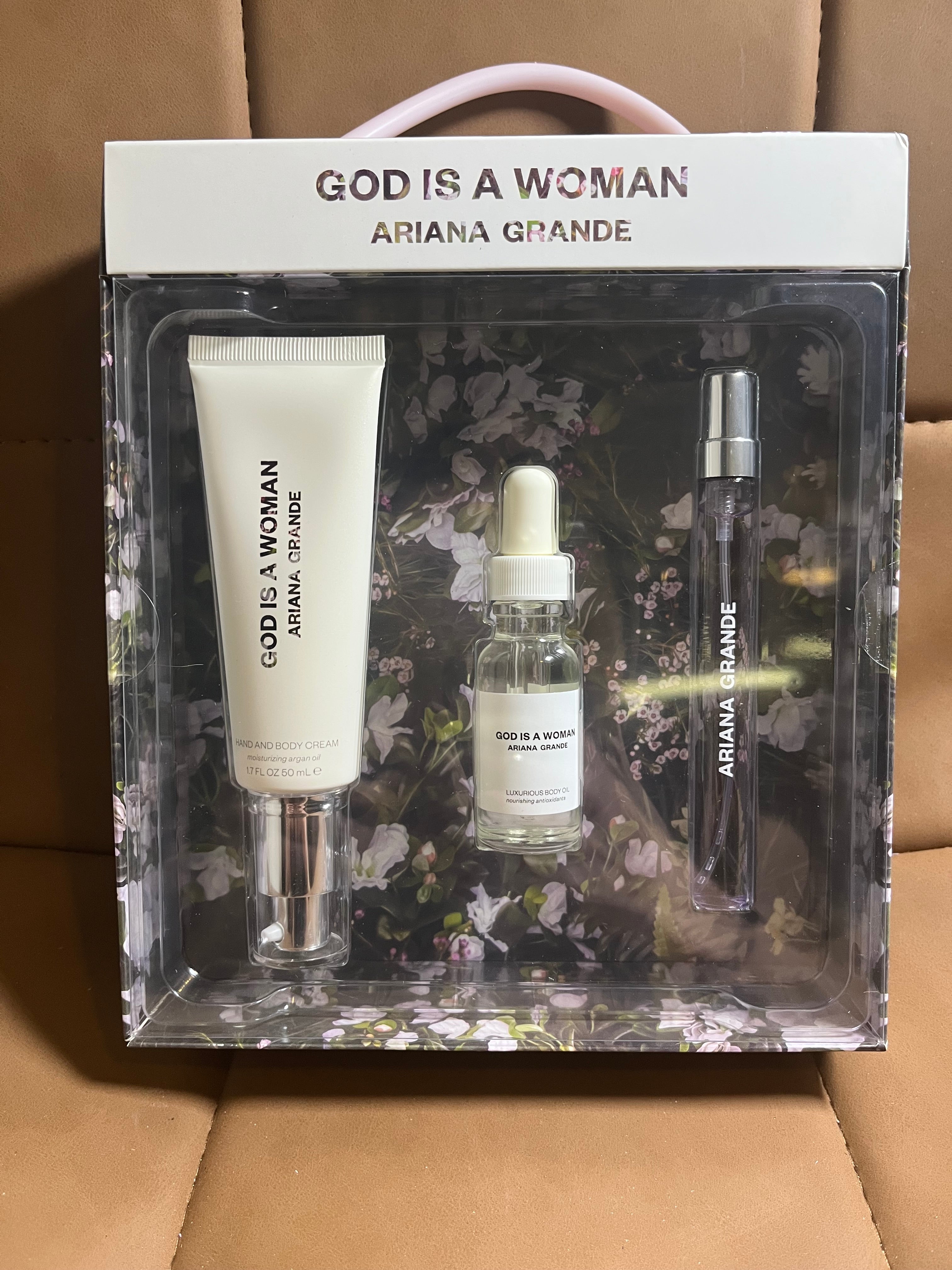 Ariana Grande gift set